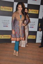Sonakshi Sinha at Day 4 of lakme fashion week 2012 in Grand Hyatt, Mumbai on 5th March 2012 (275).JPG